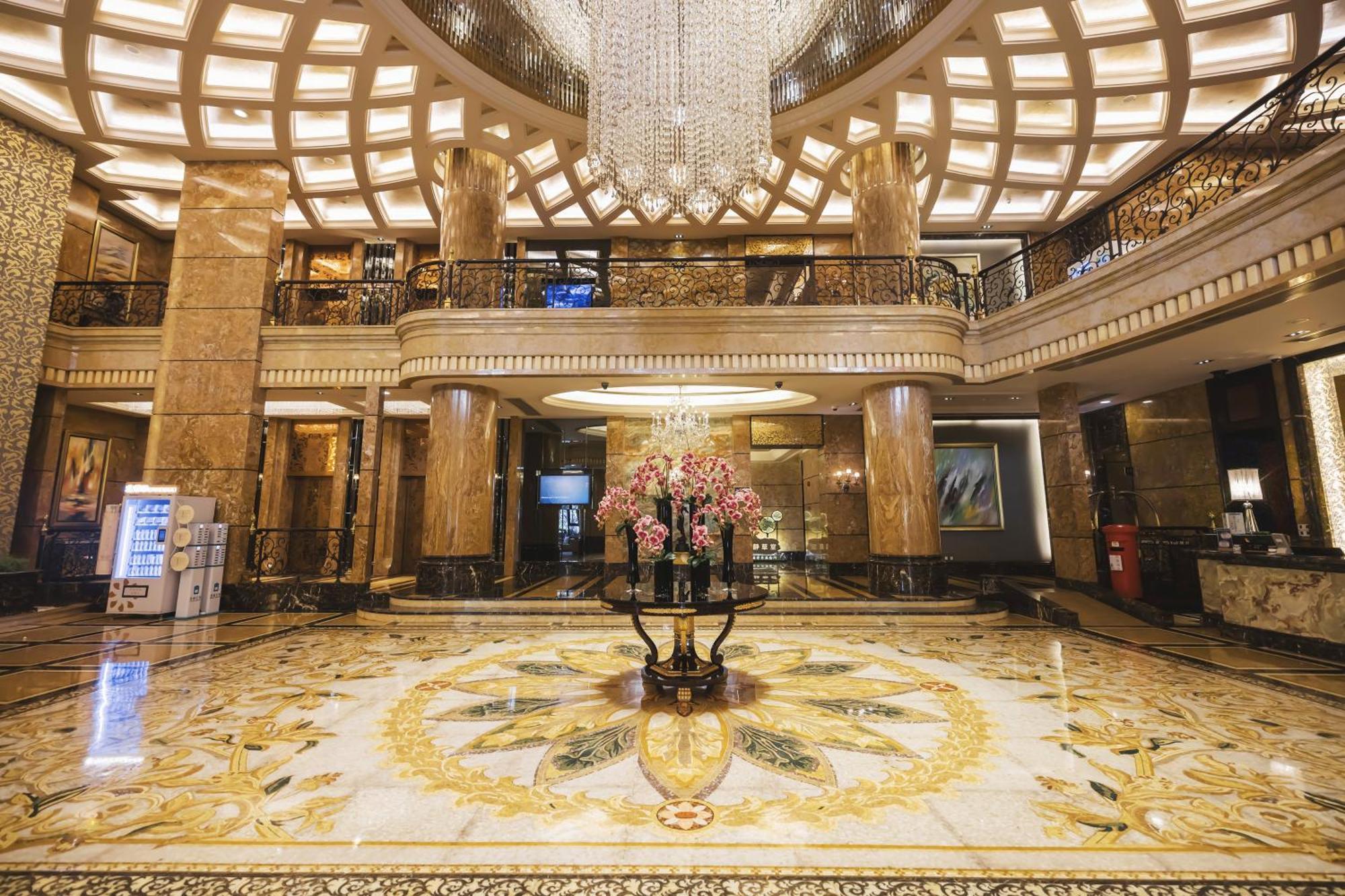 Chateau Star River Pudong Shanghai Exterior photo